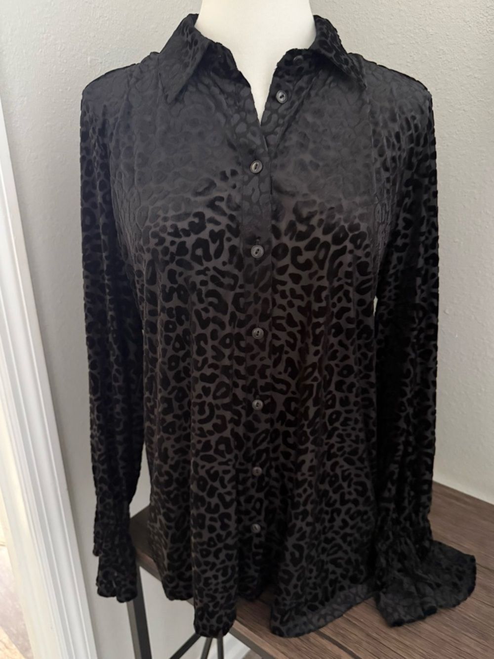 Soft Surroundings NWT Leopard Velvet Burnout Blouse Ruffle Cuff Sheer Top